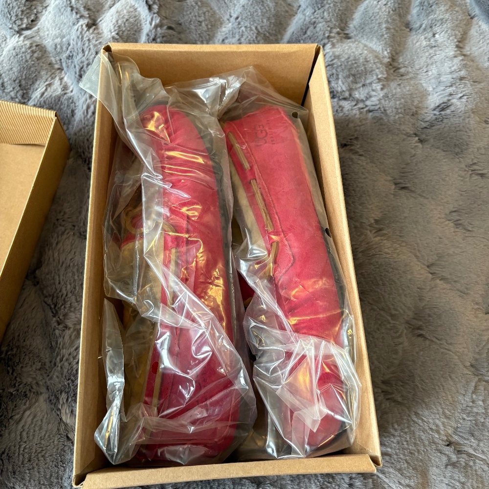 New in box UGG slippers